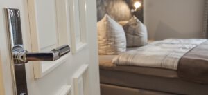 Blick ins Schlafzimmer