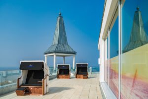 Strandkörbe auf der Dachterasse